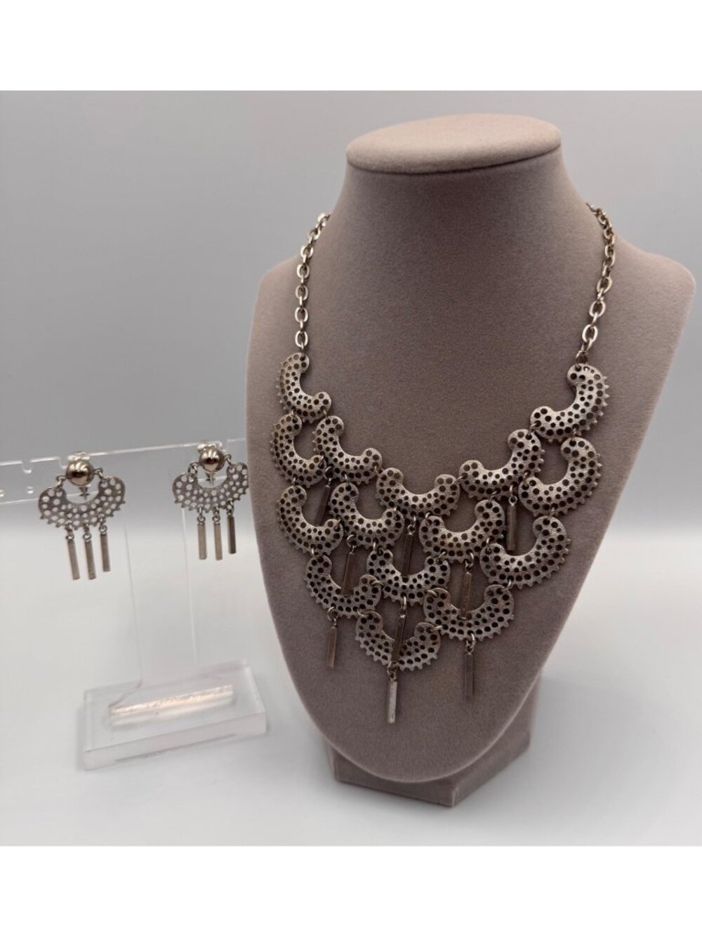 Vintage 1973 Sarah Coventry Charisma Necklace Earrings Set Silver Tone